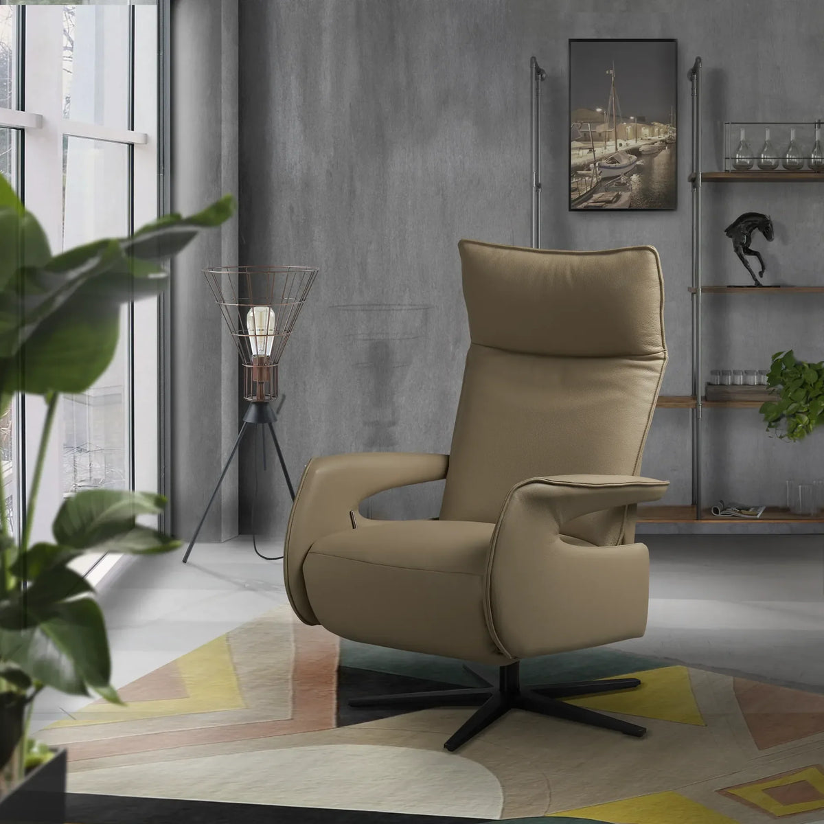 Poltrona relax Venere in pelle beige in soggiorno