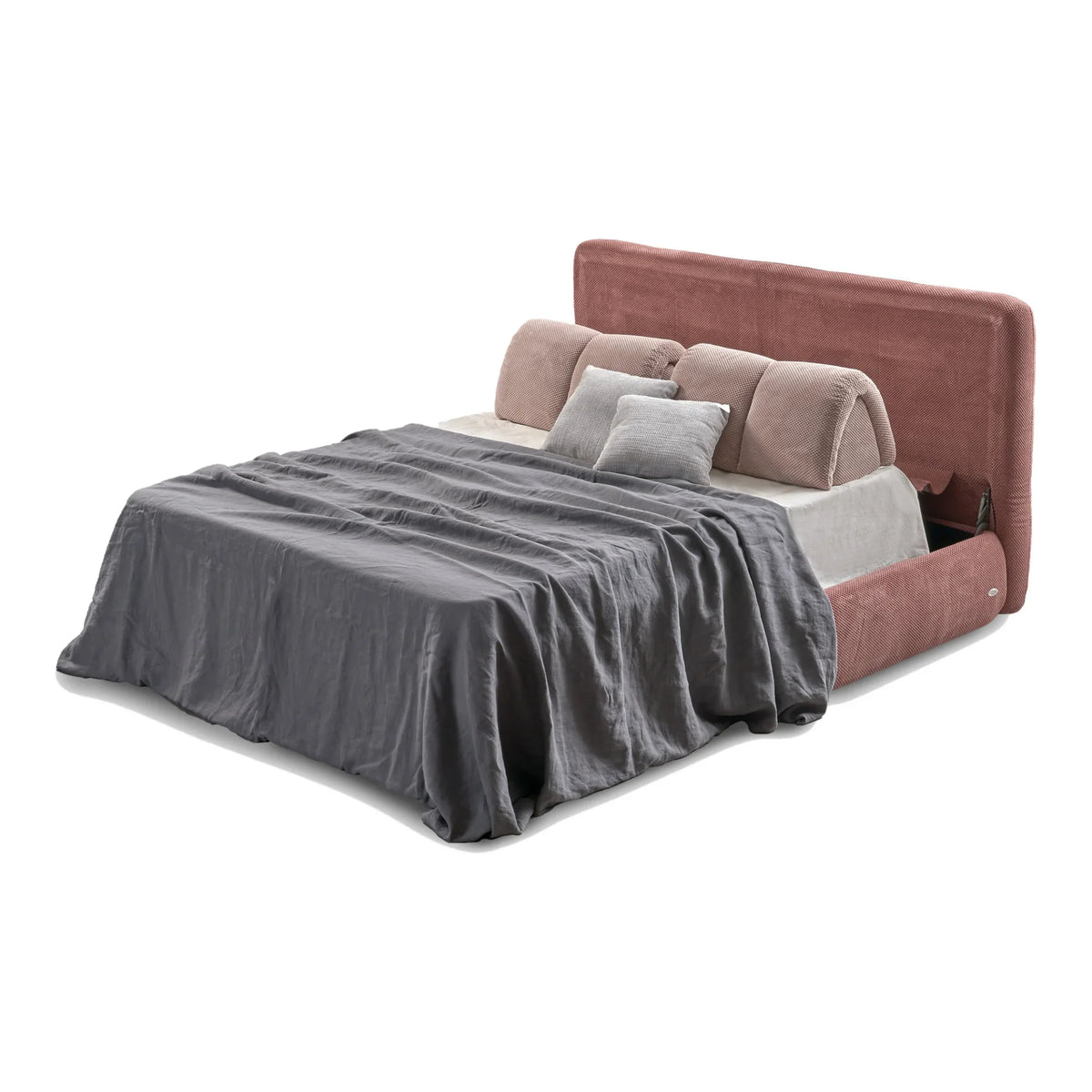 Letto matrimoniale di Ermes su fondo bianco